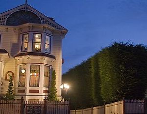 Humboldt House Bed & Breakfast